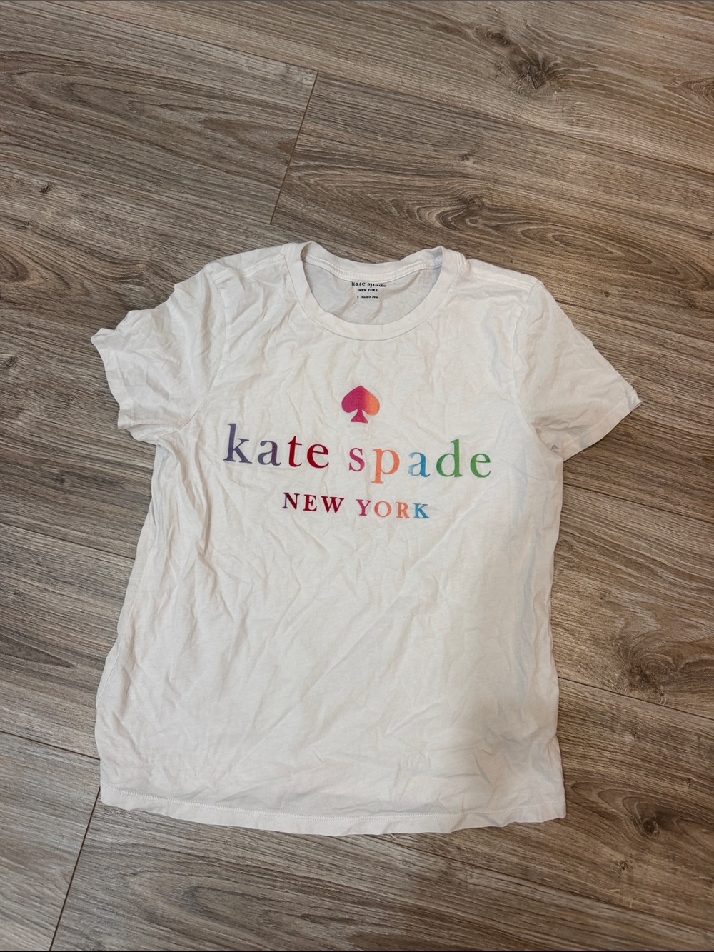 kate spade White Tee with Rainbow Logo size Small no flaws